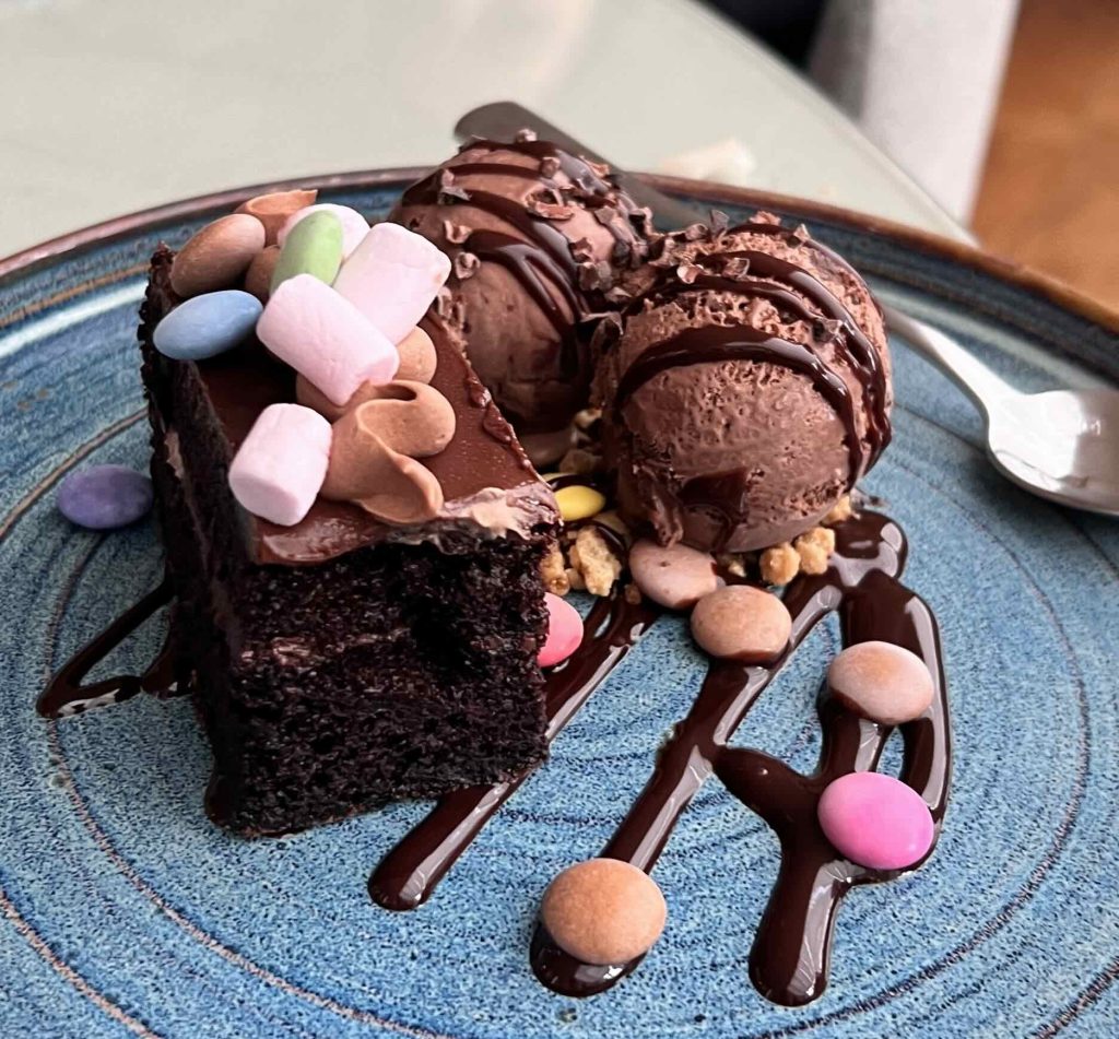 Nutella Gateaux with chocolate buttons, mini marshmallows and chocolate ice cream