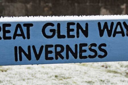 A sign saying Great Glen Way Inverness.